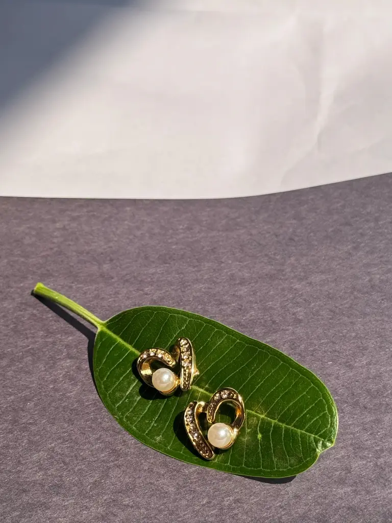 Twist of Heart earrings