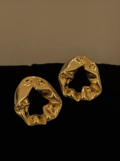 Scrunched Gold studs